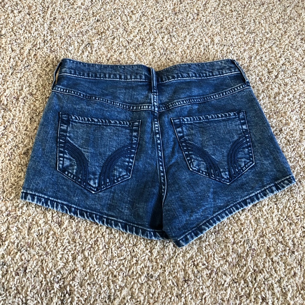 never worn high waisted acid wash jean shorts